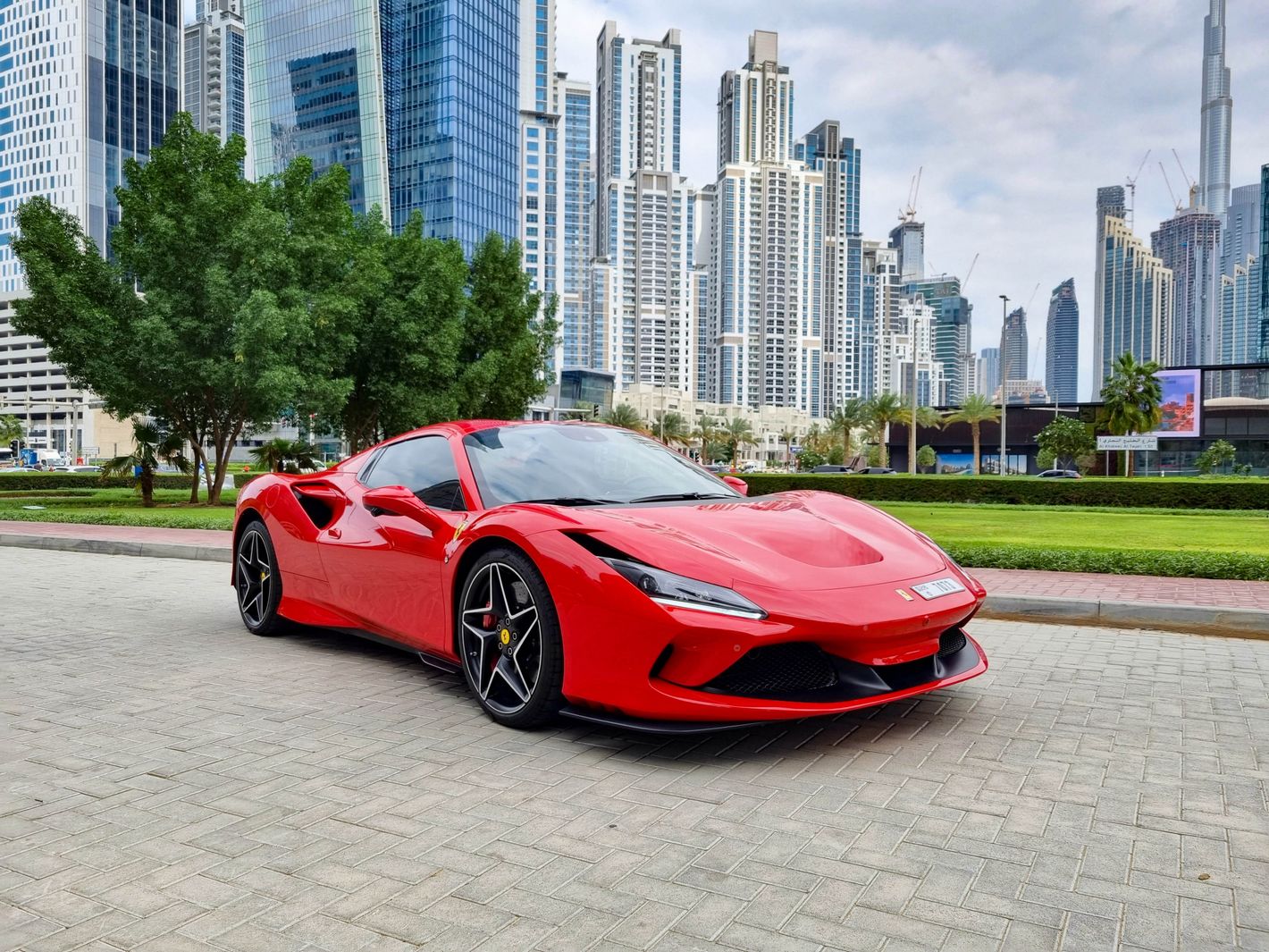 10 Important Tips for Renting Out a Ferrari in Dubai with tourferrari.com